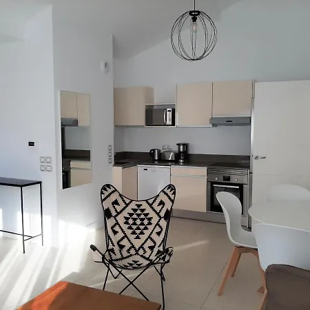 Apartment De Standing Au Coeur De Saint-jean-de-luz, A 200m De La - Fr-1-239-595 *