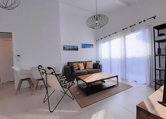 De Standing Au Coeur De Saint-jean-de-luz, A 200m De La - Fr-1-239-595 *