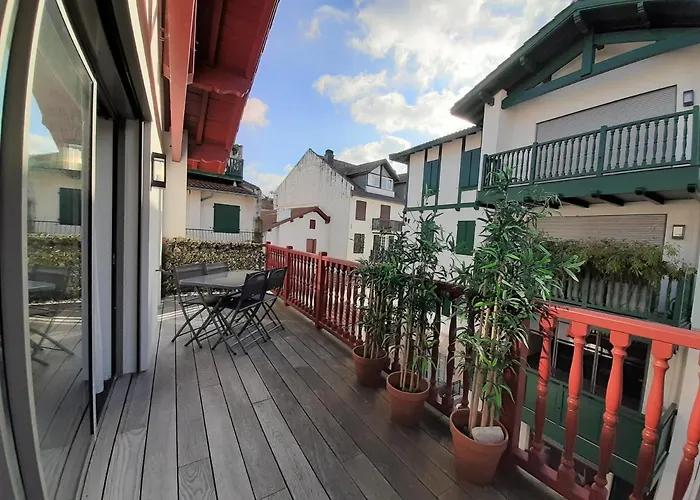 De Standing Au Coeur De Saint-jean-de-luz, A 200m De La - Fr-1-239-595 *